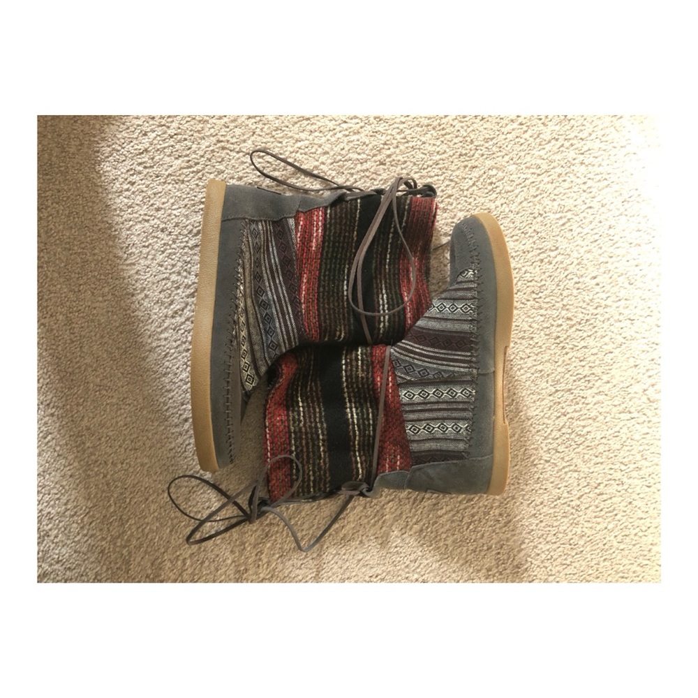 Patterned TOMS boots